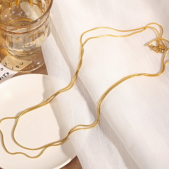 Collares acodados plateados plata chapados en oro de 18 quilates con revestimiento de acero inoxidable de color sólido de estilo simple