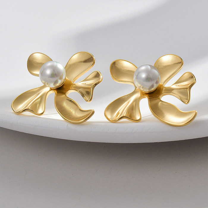 1 par de pendientes chapados en oro de 18 quilates con perlas de acero inoxidable con incrustaciones de flores de estilo moderno estilo IG