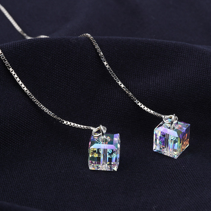 1 Paar elegante, glänzende, quadratische Inlays aus Edelstahl mit künstlichem Kristall und versilberter Ohrlinie
