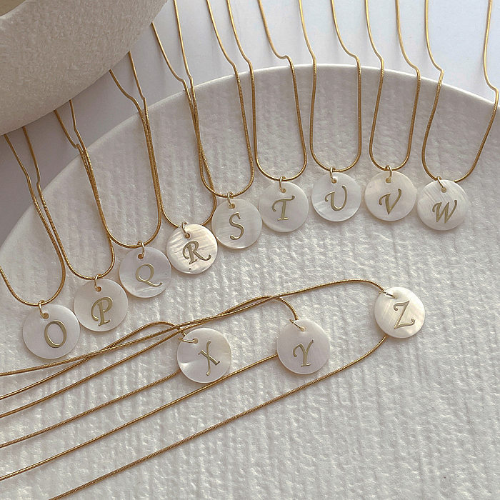 Einfache Halskette mit Buchstaben-Anhänger aus Edelstahl mit Muschel-Emaille-Beschichtung