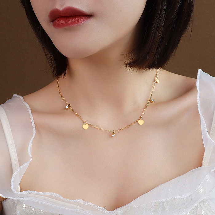Collar de acero inoxidable con diamantes en forma de corazón de color coreano