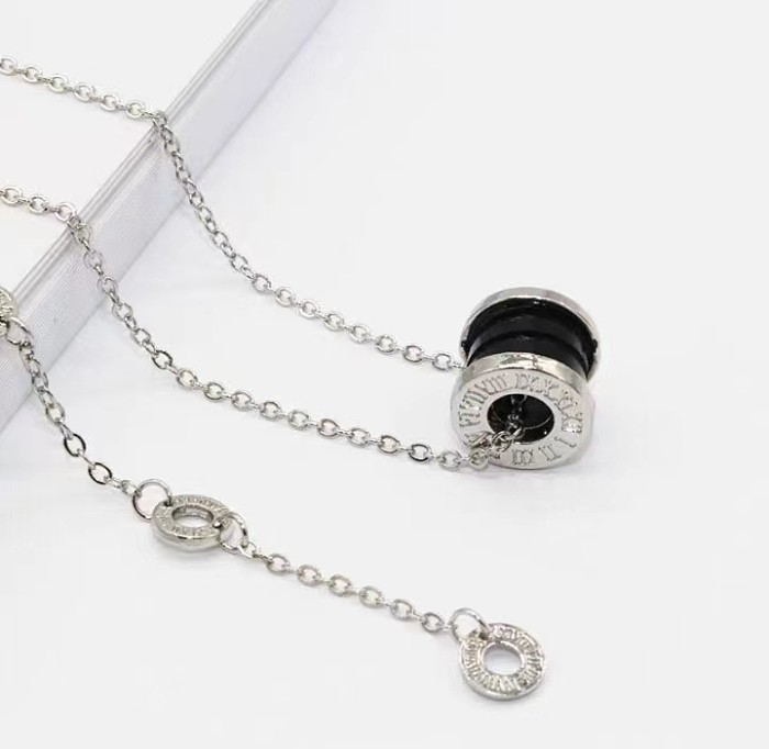 Simple Style Round Tassel Stainless Steel Pendant Necklace
