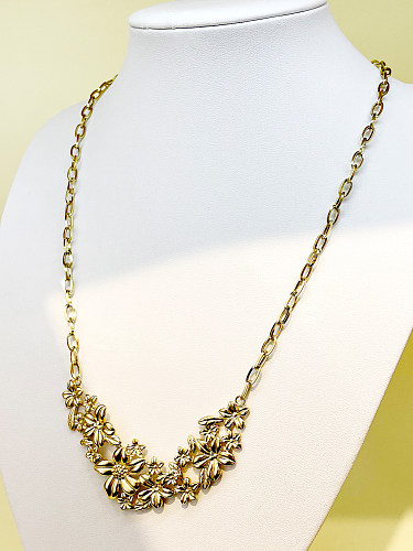 Lange Halskette mit übertriebener Blume im IG-Stil, polierter Edelstahl, vergoldet