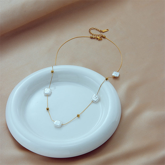 Collier plaqué or 18 carats avec perles artificielles carrées de style baroque, placage de perles en acier inoxydable