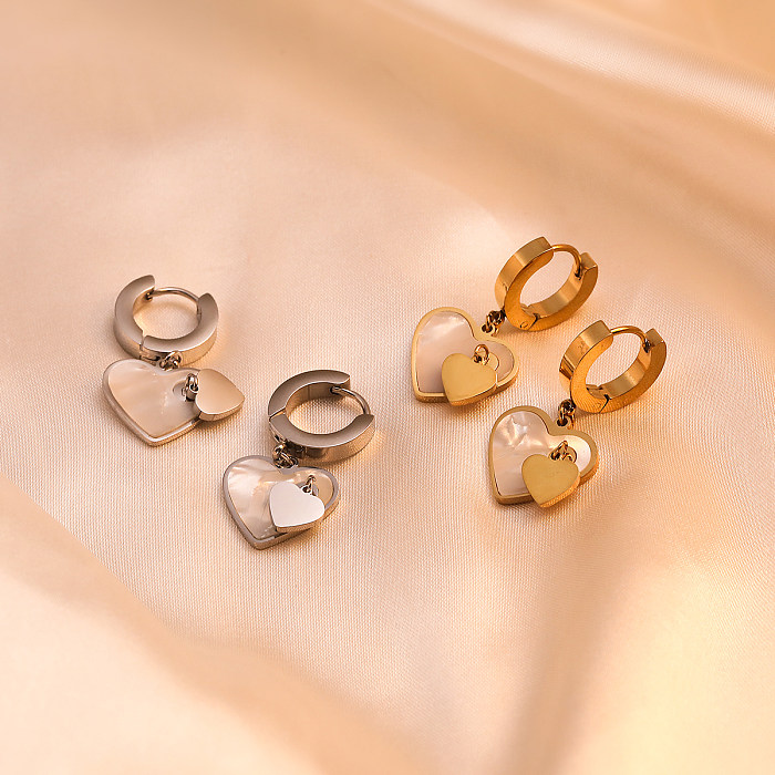 1 Paar schlichte Pendel-Ohrringe in Herzform mit Intarsien-Edelstahlgehäuse und 18-Karat-Vergoldung