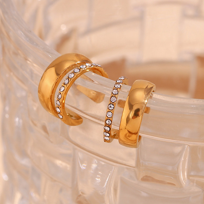 1 par casual estilo simples em forma de C chapeamento embutido strass de aço inoxidável 18K punhos de orelha banhados a ouro