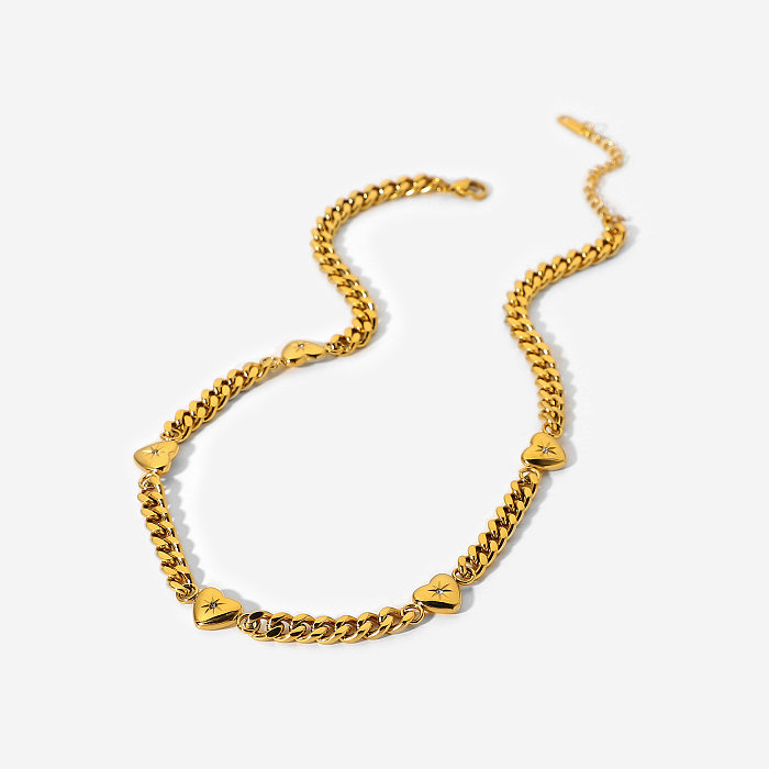 Collar Collar de cadena cubana de circonio con incrustaciones de corazón de tres amores de acero inoxidable chapado en oro de 18 quilates