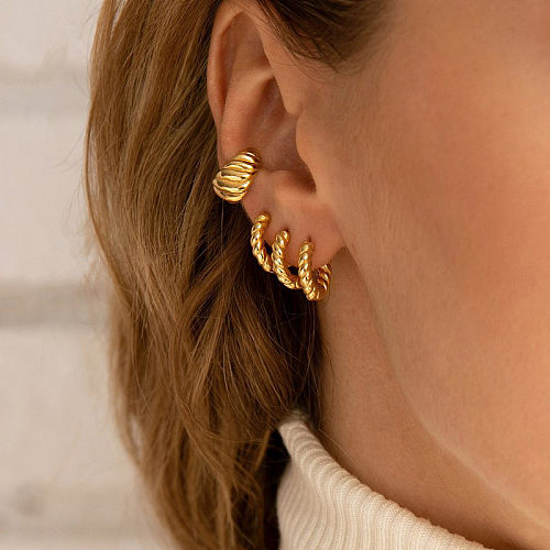 1 Paar lässige, schlichte Streetwear-Ohrringe mit Twist-Plating-Inlay, Edelstahl, Zirkon, 18 Karat vergoldet