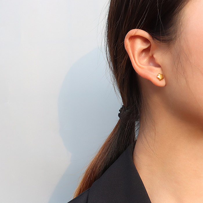 Boucles d'oreilles coréennes en acier inoxydable Little Star