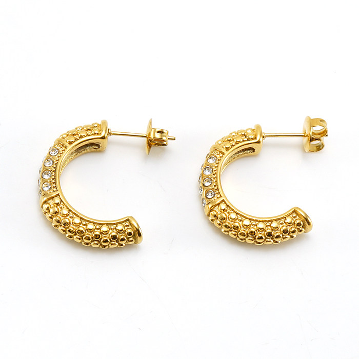1 par de pendientes elegantes chapados en forma de C brillante con incrustaciones de acero inoxidable con circonita perla chapada en oro de 18 quilates