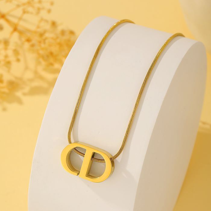 Elegante streetwear formato de coração numeral romano chapeamento de aço inoxidável 18K colar com pingente banhado a ouro