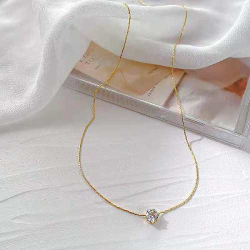 Einfache geometrische Edelstahl-Halskette mit eingelegtem Zirkon, 1 Stück