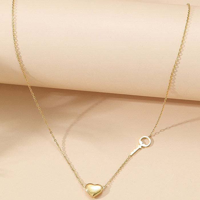 Estilo simples carta coração forma chave polimento de aço inoxidável colar banhado a ouro 18K