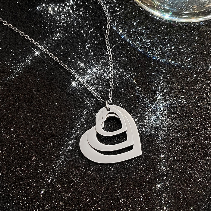Simple Style Heart Shape Stainless Steel  Hollow Out Pendant Necklace 1 Piece