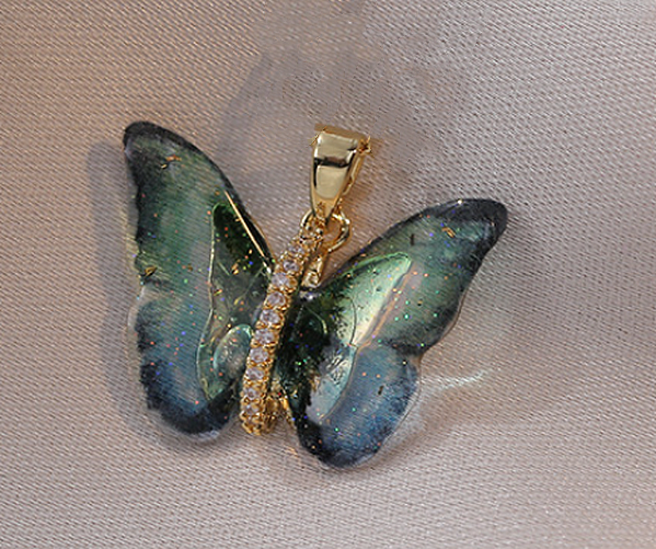 Collier pendentif avec incrustation de Zircon en acier inoxydable, papillon doux