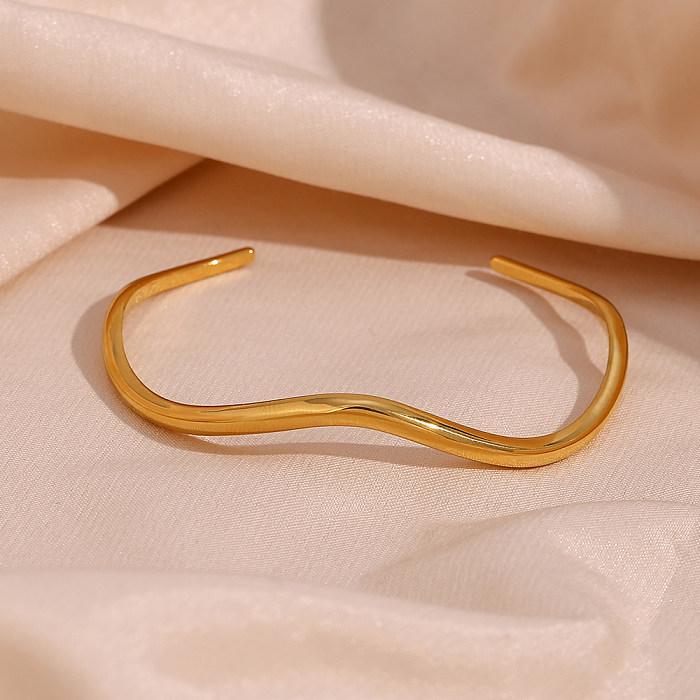 Basic Simple Style Classic Style Solid Color Stainless Steel Asymmetrical 18K Gold Plated Bangle
