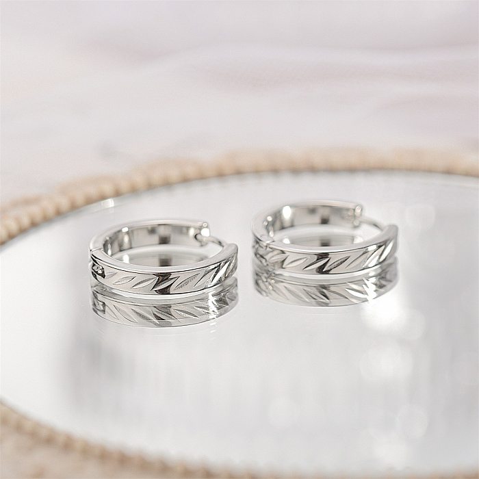 New Fashion Stainless Steel Ear Clip Twill Carved Stainless Steel Earrings