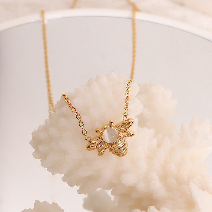 قلادة أوبال بسيطة على شكل نحلة صغيرة مجوهرات من الفولاذ المقاوم للصدأ مطلية بالذهب عيار 18 قيراط