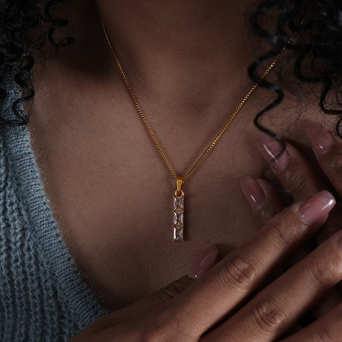 Elegante, quadratische, mit Inlay versehene Kristallanhänger-Halskette aus Edelstahl