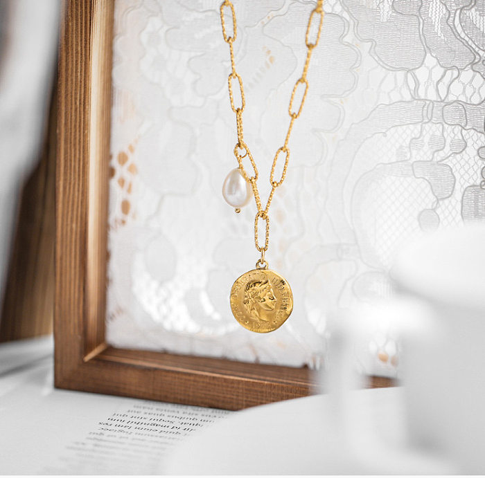 Collar colgante chapado en oro de 18 quilates de acero inoxidable con perlas de agua dulce y retrato elegante de ropa de calle a granel
