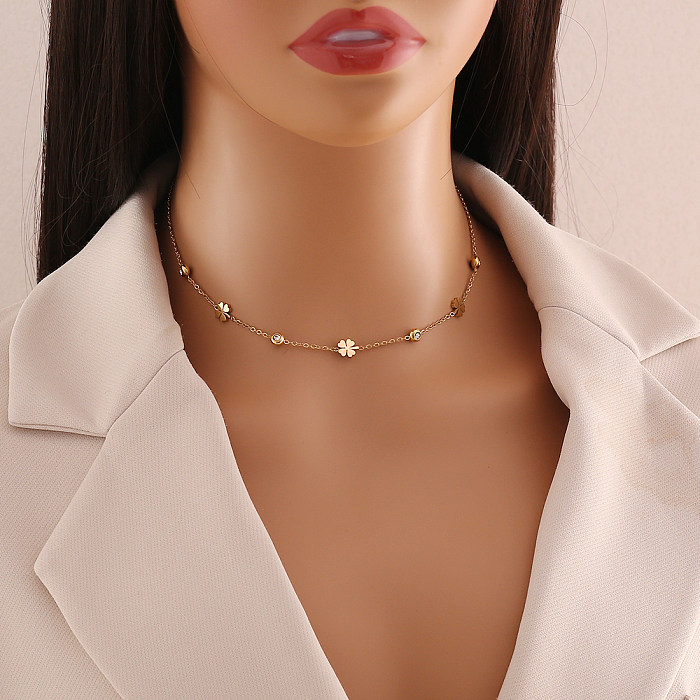 Einfache Pendel-Halskette in Herzform mit Edelstahlbeschichtung und Inlay-Zirkon-Anhänger