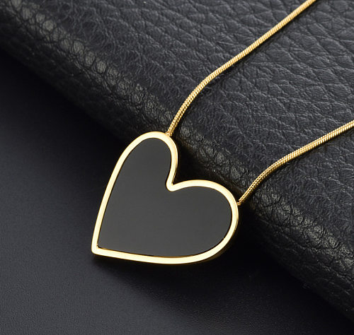Wholesale Retro Heart Shape Stainless Steel Pendant Necklace