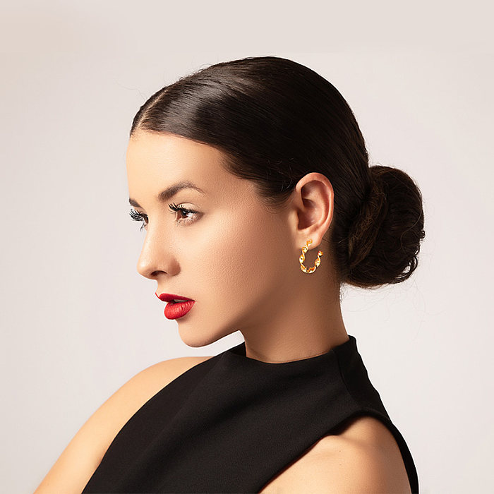 1 Paar schlichte Streetwear-Ohrringe aus Edelstahl mit Twist-Beschichtung