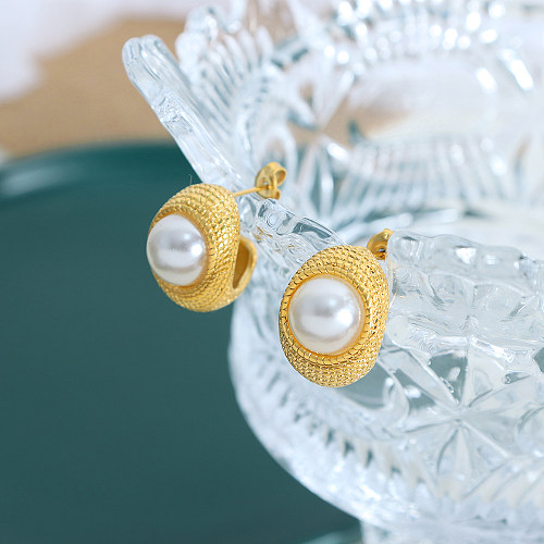1 paire de clous d'oreilles plaqués or 18 carats, style baroque élégant, incrustation en forme de C, perles artificielles en acier inoxydable