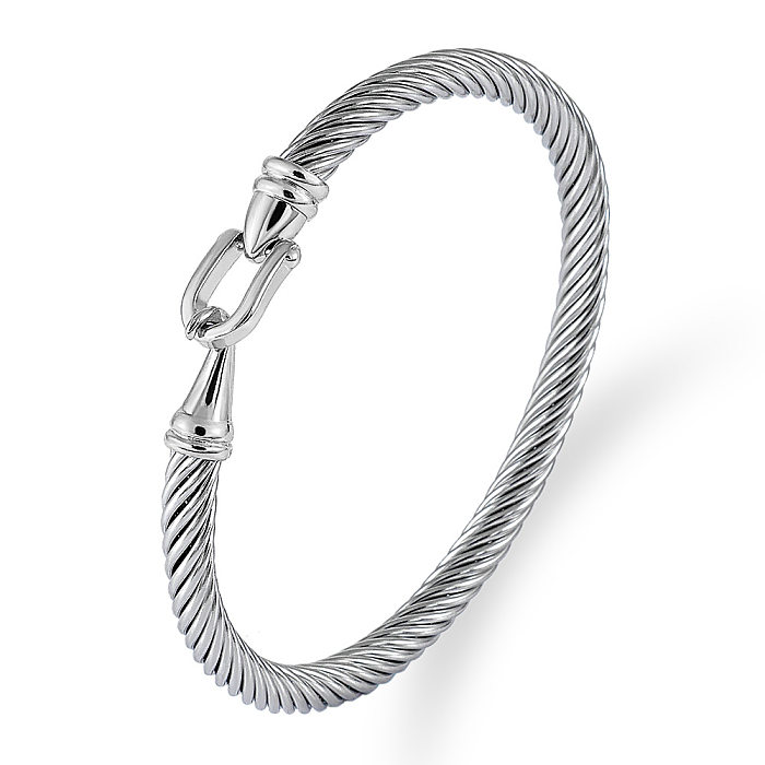 Bracelet à câble torsadé avec placage en acier inoxydable à courbe élégante