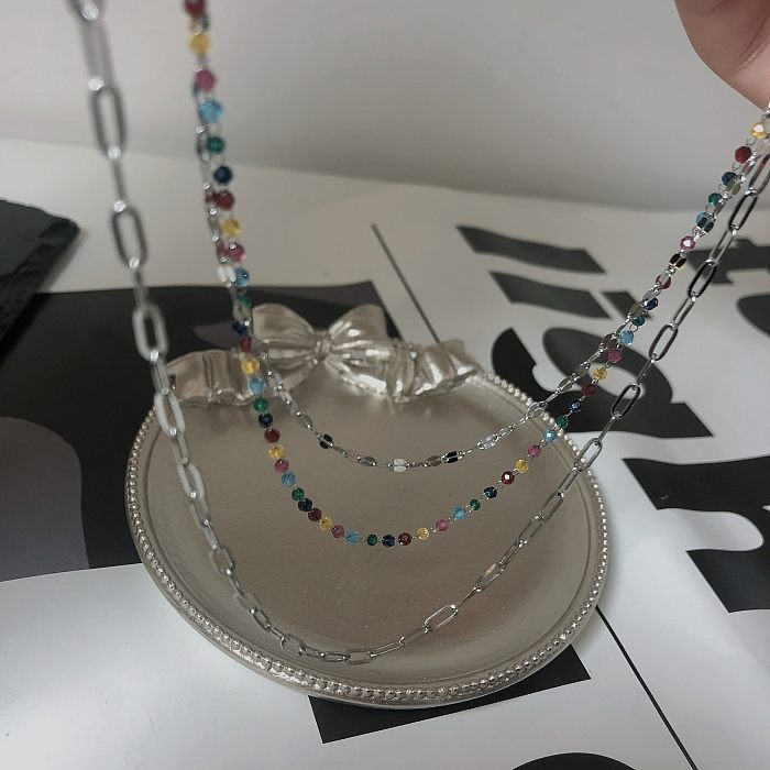 Mehrschichtige Halsketten aus Edelstahl mit bunten Perlen im IG-Stil