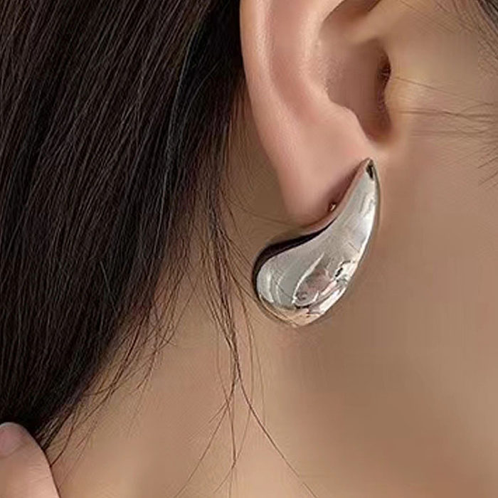 1 paire de clous d'oreilles élégants en forme de U à rayures, gouttelettes d'eau plaquées en acier inoxydable plaqué or 18 carats