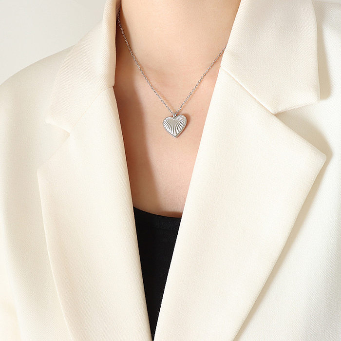 Herzförmige Halskette mit Kettenanhänger aus Edelstahl im französischen Stil