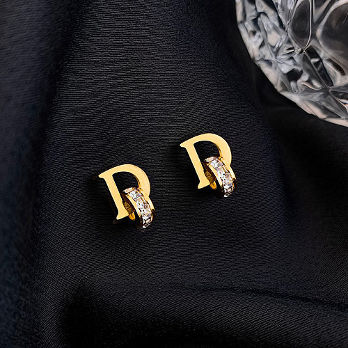 1 par de brincos elegantes glam femininos com letras revestidas em aço inoxidável com zircônia banhada a ouro 18K