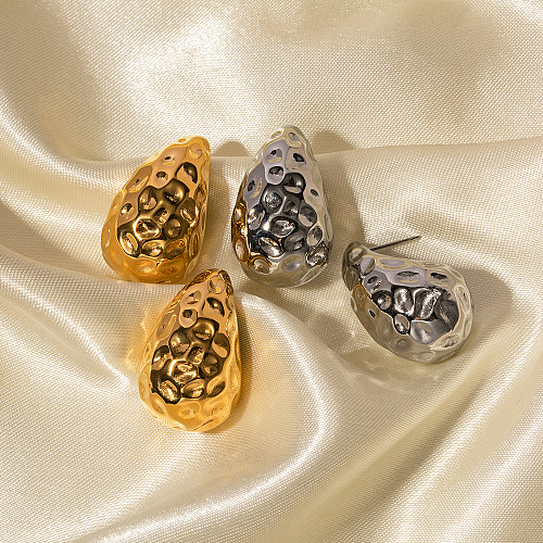 1 par elegante retro gotas de água martelo padrão chapeamento de aço inoxidável 18k brincos banhados a ouro