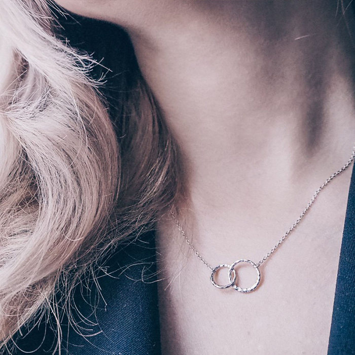 Cadena de clavícula de collar de mujer de acero inoxidable de doble círculo geométrico de moda