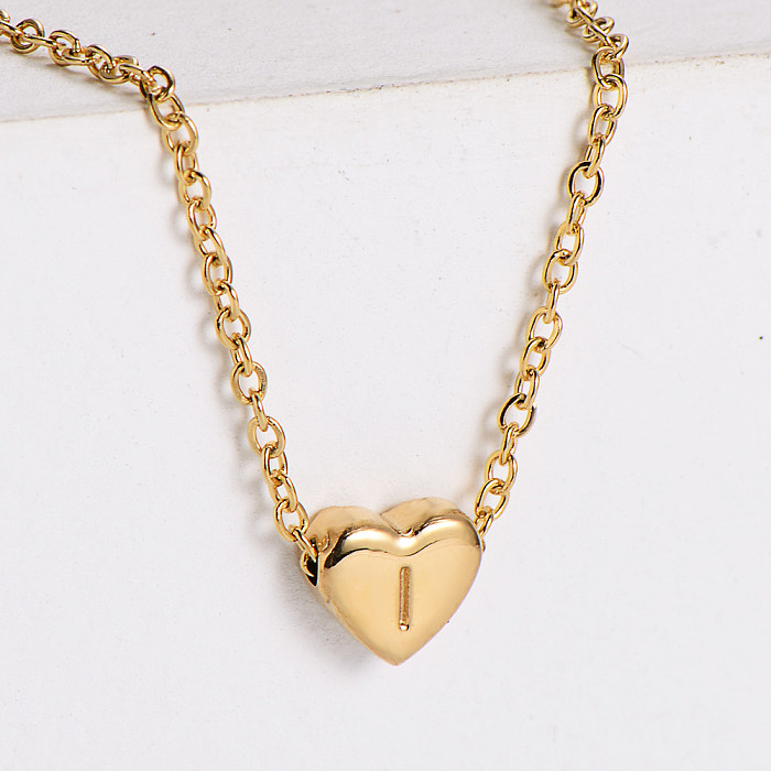 Collier pendentif lettre en forme de cœur exquis plaqué or 18 carats en acier inoxydable