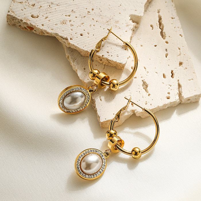 1 par de pendientes colgantes chapados en oro de 18K con incrustaciones geométricas de acero inoxidable con perlas artificiales y circonitas