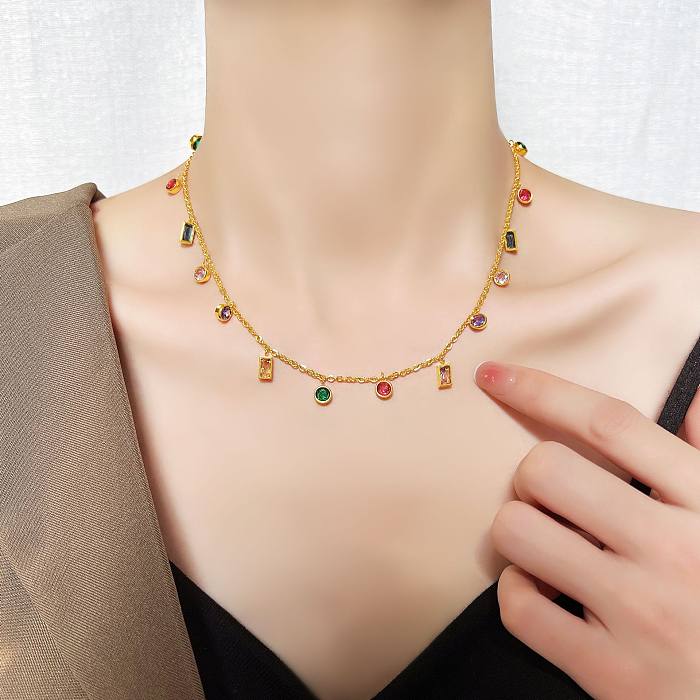Elegante collar cuadrado redondo de acero inoxidable con incrustaciones de circonitas chapado en oro de 18 quilates