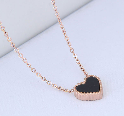 Collier en acier inoxydable de couleur unie en forme de cœur pour femmes, colliers plaqués