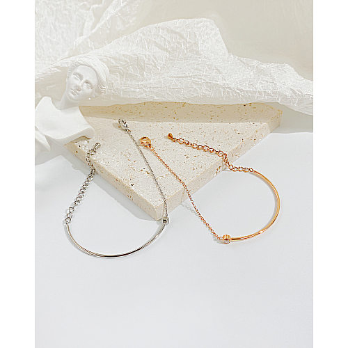 Bracelets en acier inoxydable géométriques de style simple plaquant des bracelets en acier inoxydable de zircon