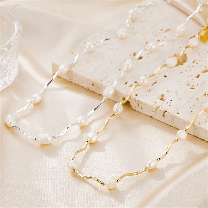 Collier plaqué or 18 carats avec perles d'eau douce rondes en acier inoxydable de style simple