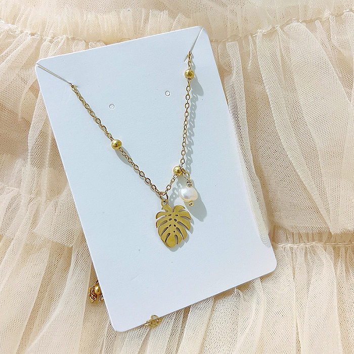 Collar con colgante chapado en perlas de acero inoxidable con forma de corazón y hojas de hexagrama a la moda, 1 pieza