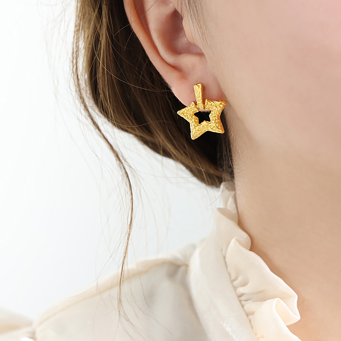 1 par de brincos de orelha banhados a ouro 18K estilo IG com pentagrama doce