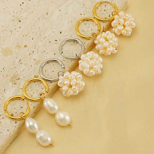 1 par de pendientes colgantes chapados en oro de 18 quilates con perlas de agua dulce de acero inoxidable con revestimiento geométrico elegante