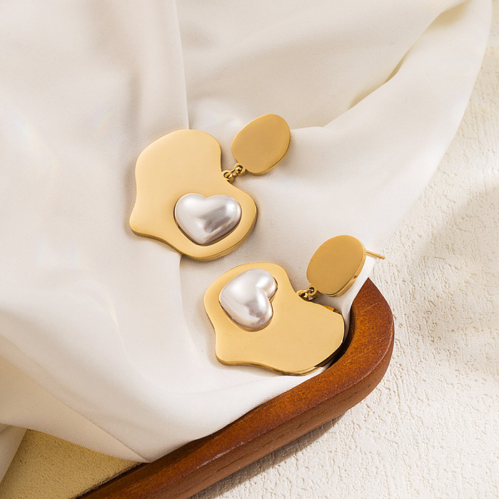 1 par de brincos geométricos básicos em formato de coração, estilo ig, chapeamento irregular, pérolas artificiais de aço inoxidável, banhado a ouro 18k