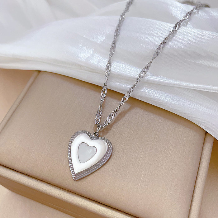 Elegant Luxurious Heart Shape Shell Stainless Steel Shell Pendant Necklace In Bulk