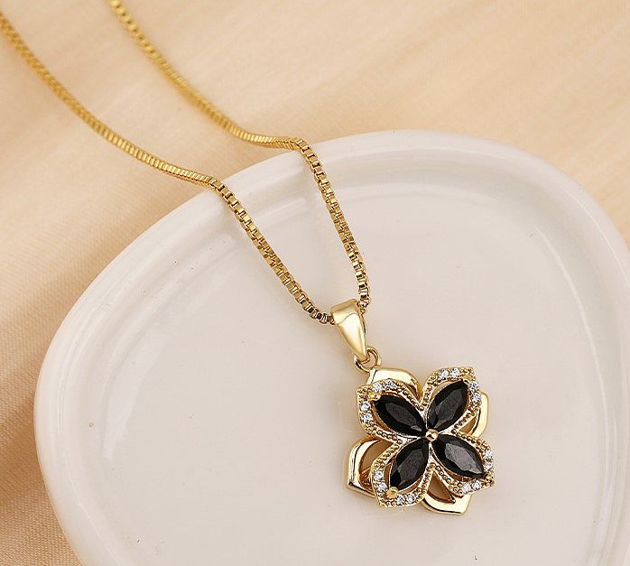 Fashion Leaf Stainless Steel Inlay Zircon Pendant Necklace 1 Piece