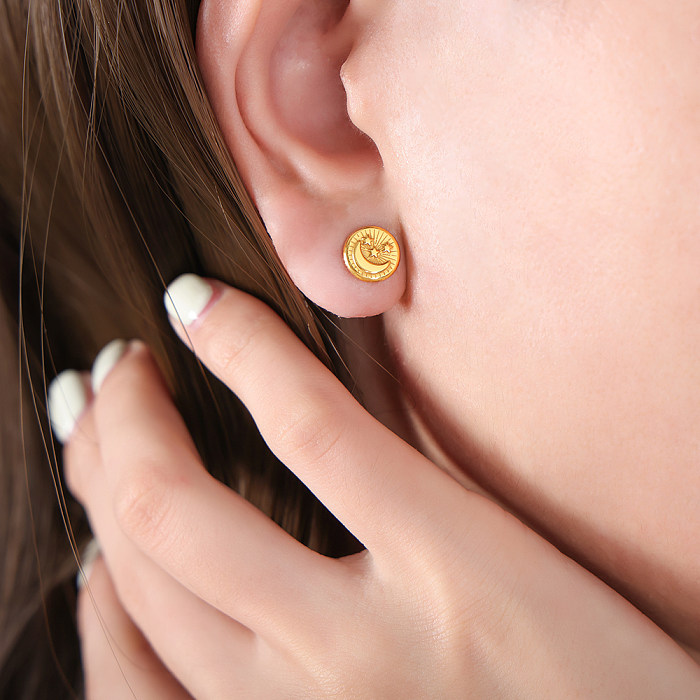 1 paire de clous d'oreilles plaqués or 18 carats, Style Simple, étoile et lune, en acier inoxydable