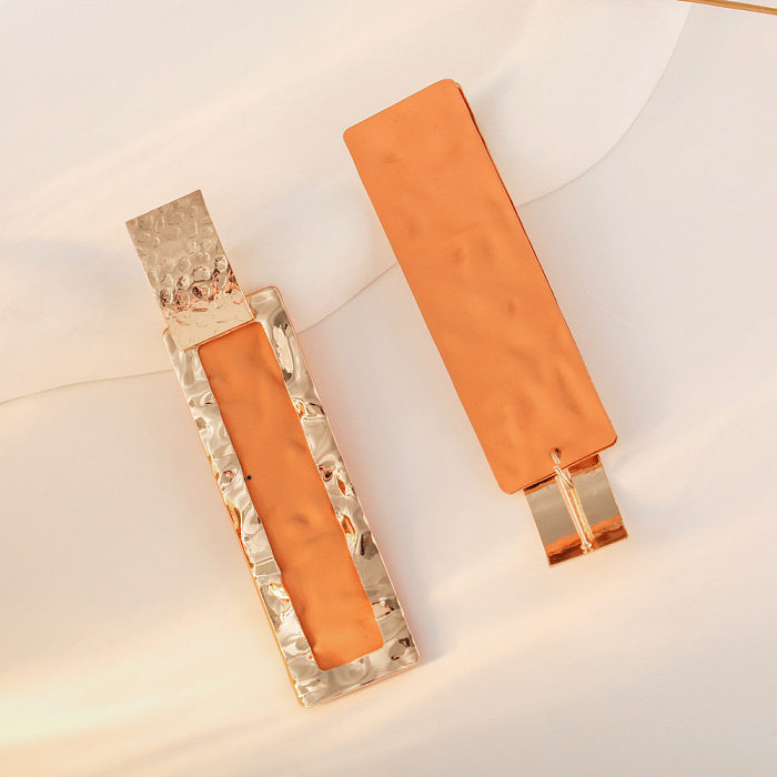 1 Paar einfache rechteckige Tropfenohrringe aus Metall mit Sprühlackbeschichtung