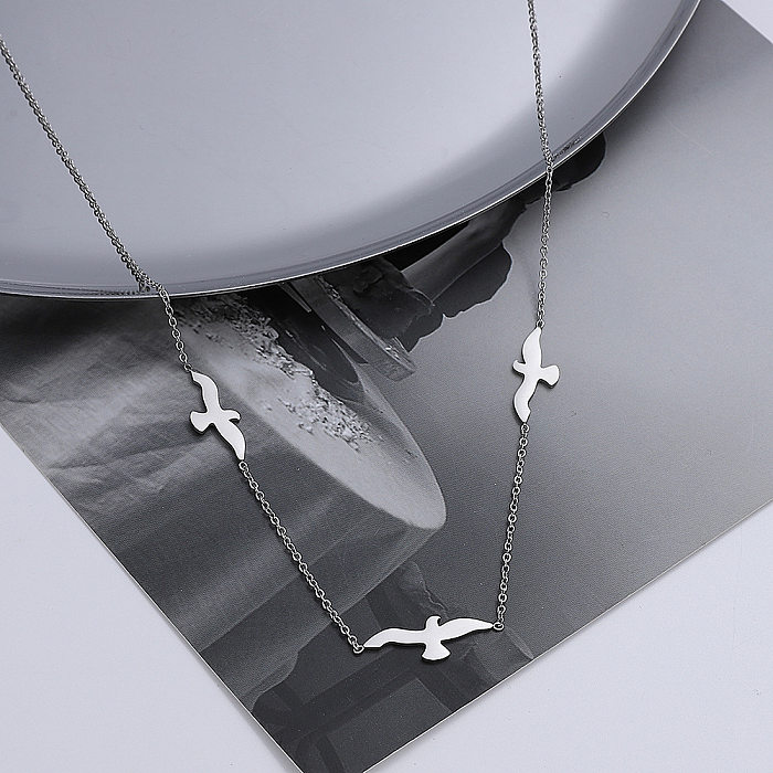 Einfache Halskette mit herzförmigem Vogel-Anhänger aus Edelstahl, 1 Stück